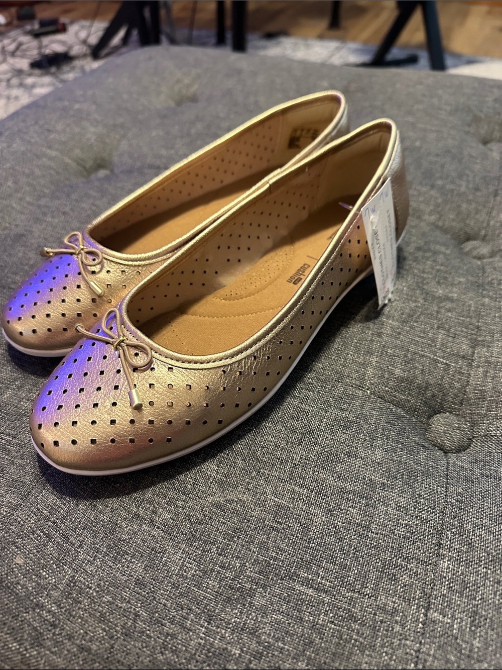 Women's Clarks Metallic Gold Ballet Flats with Perforated Detail size 7